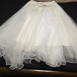 AKIRA Elegant White Maxi Skirt